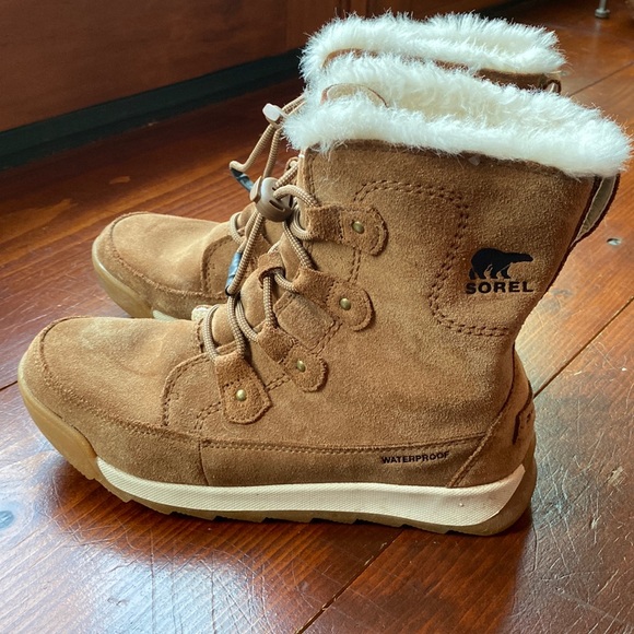 Sorel Youth Whitney II Joan Lace Boot, in Velvet Tan, SZ 5 - Picture 3 of 14